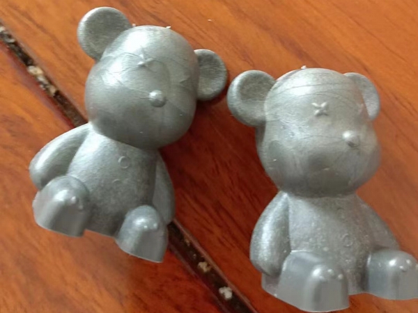 濟(jì)寧安屹工貿(mào)承接注塑模具和注塑產(chǎn)品專(zhuān)業(yè)代工，金日接單網(wǎng)紅小熊杯，日產(chǎn)8萬(wàn)只